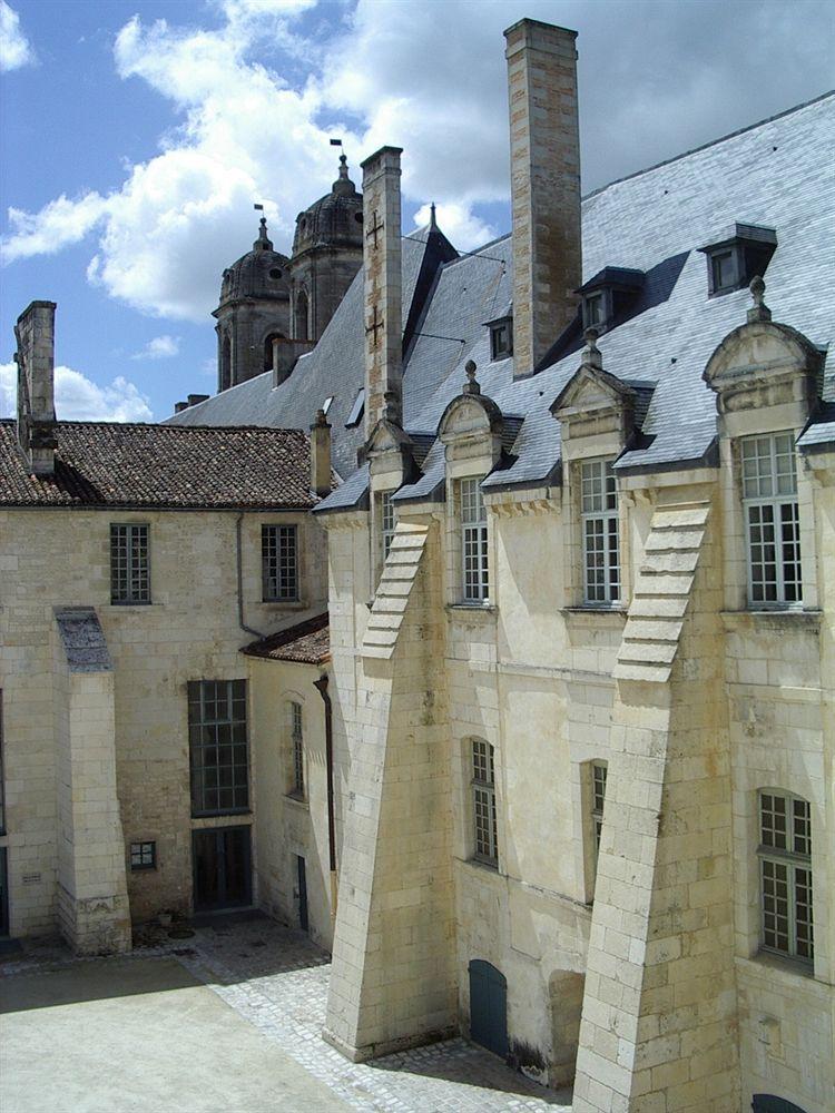 Abbaye Royale Hotel Saint-Jean-dʼAngély Buitenkant foto
