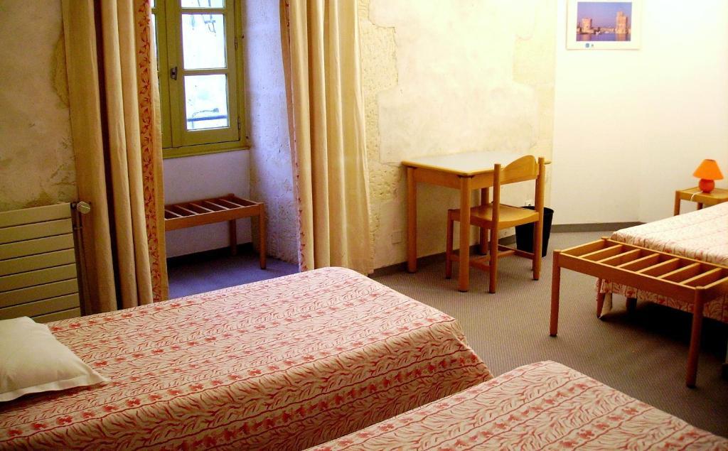 Abbaye Royale Hotel Saint-Jean-dʼAngély Kamer foto